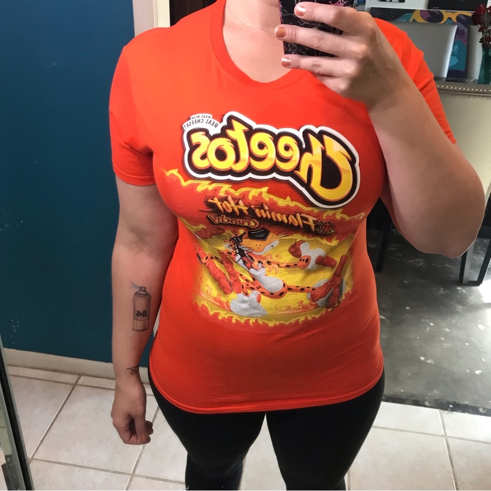 FREE Hot Topic Cheetos Bright Neon Orange Men’s T-Shirt Small S Chester Cheetah - Picture 6 of 7